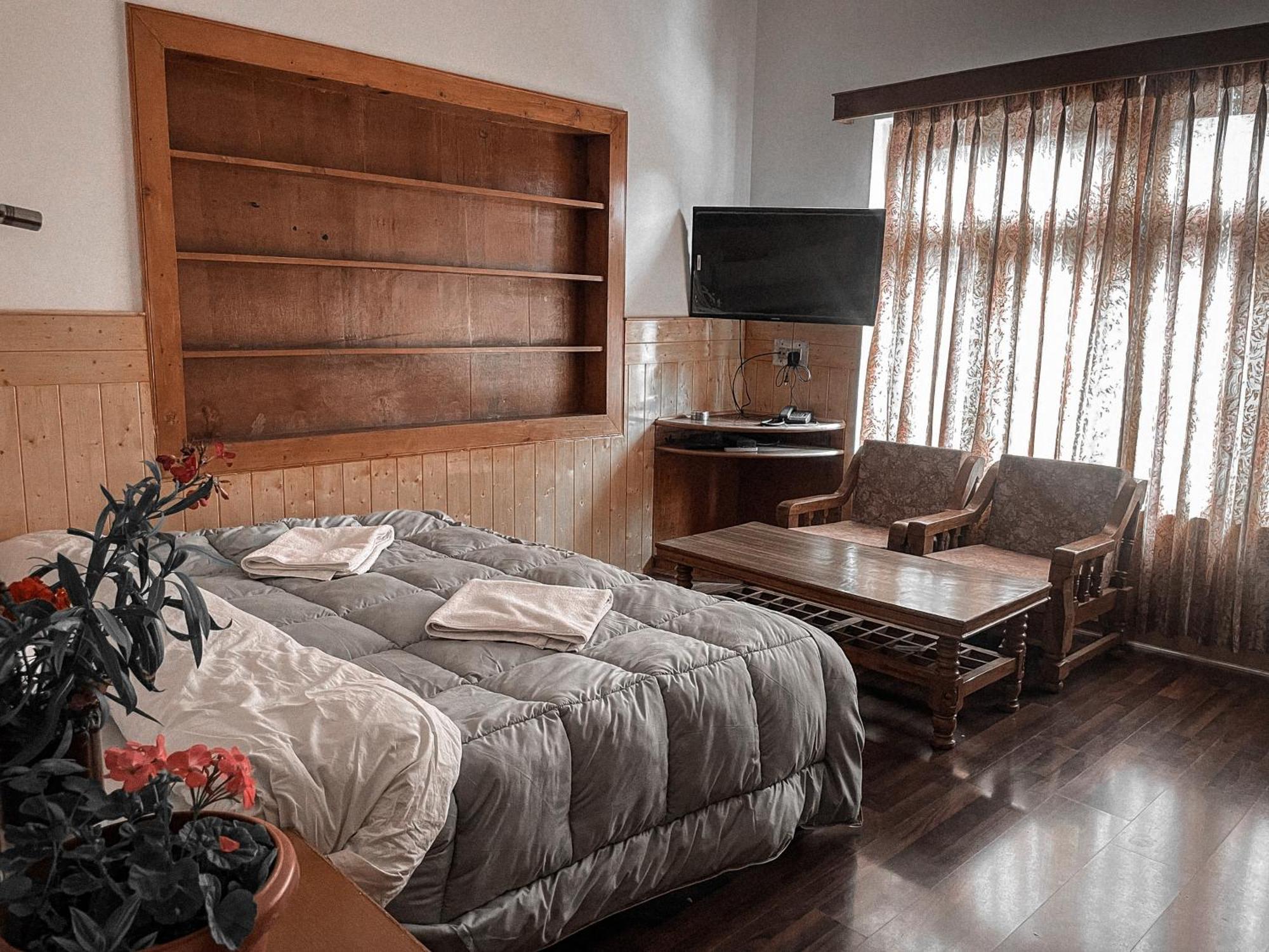 Hotel Shaynam 레 외부 사진