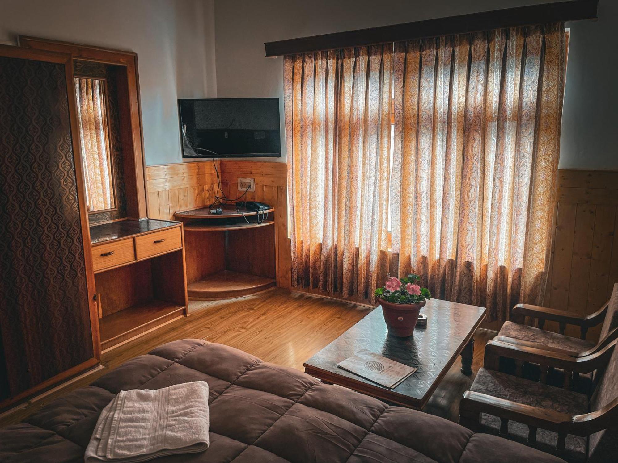 Hotel Shaynam 레 외부 사진