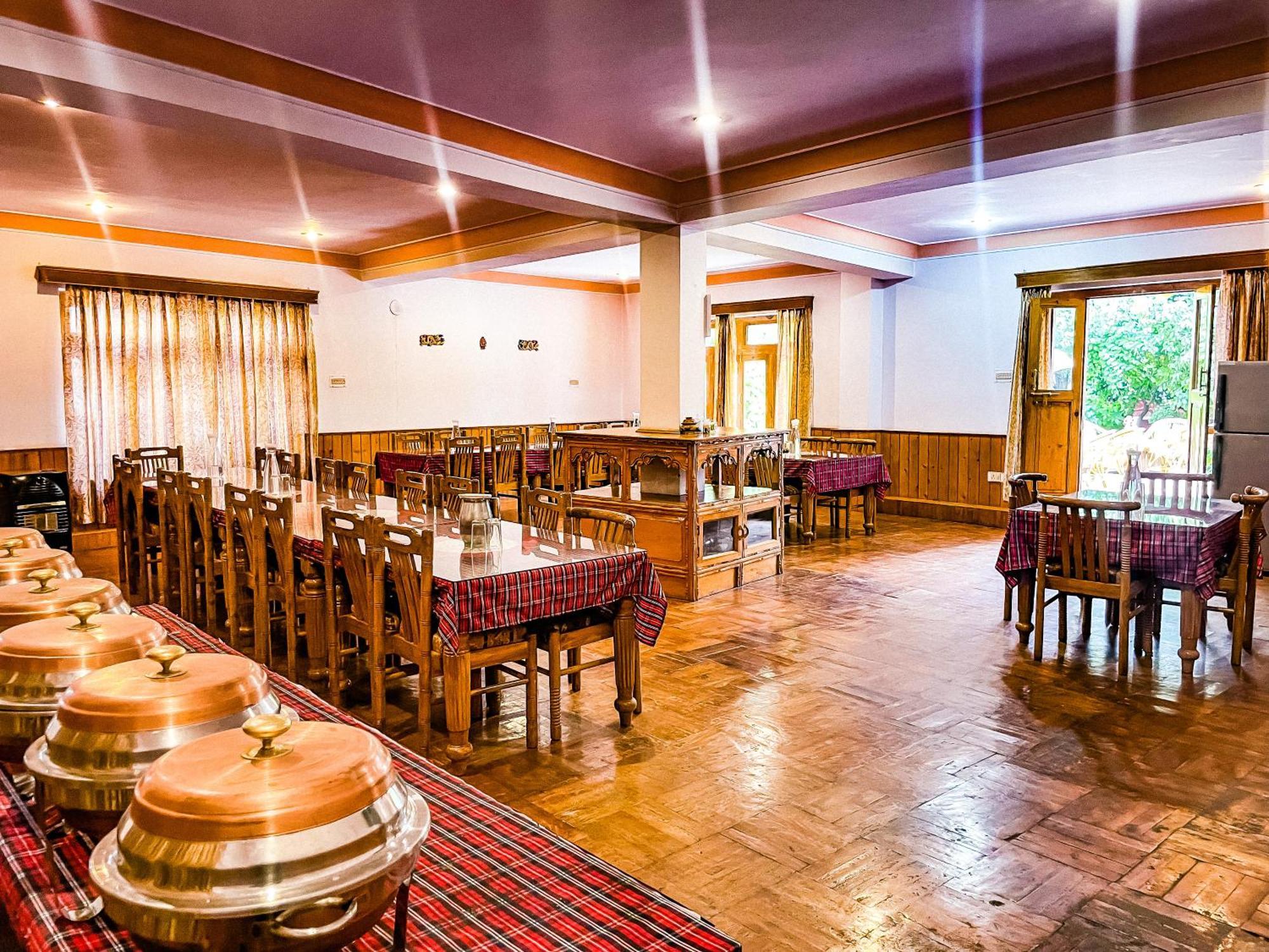 Hotel Shaynam 레 외부 사진